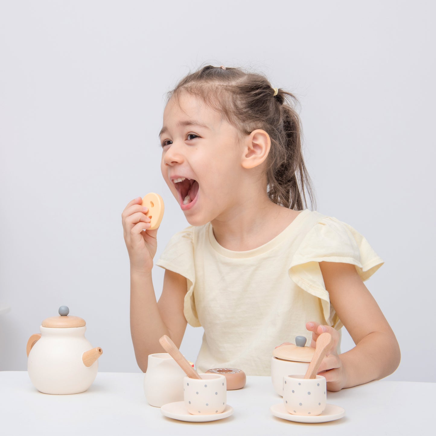 New Classic Toys Tea Set