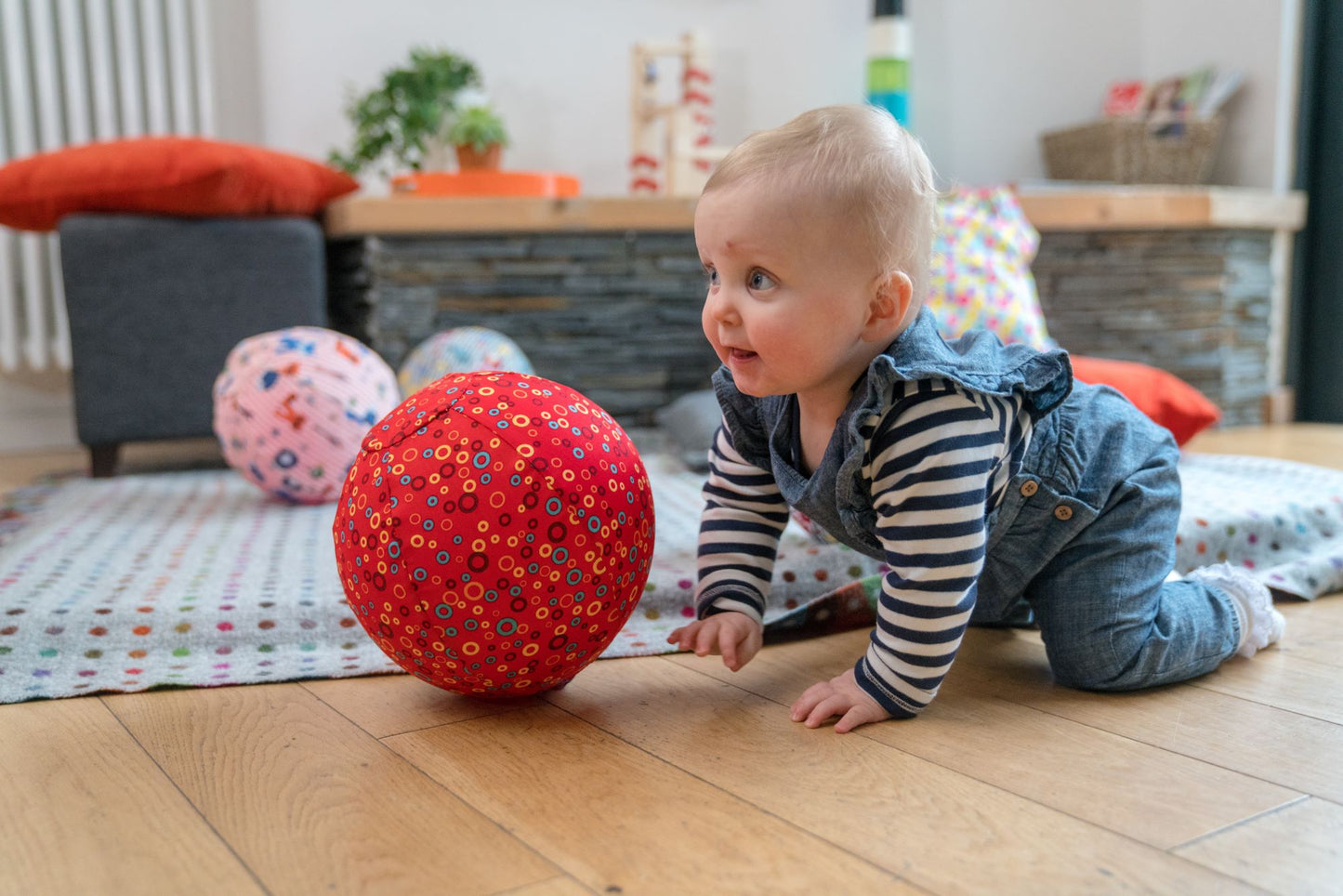 BubaBloon Circles Red Cotton Balloon Cover Toy