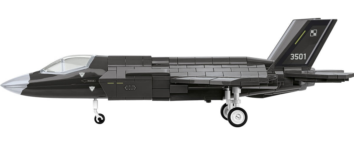COBI Armed Forces F-35A Lightning II "HUSARZ", 605 Pieces